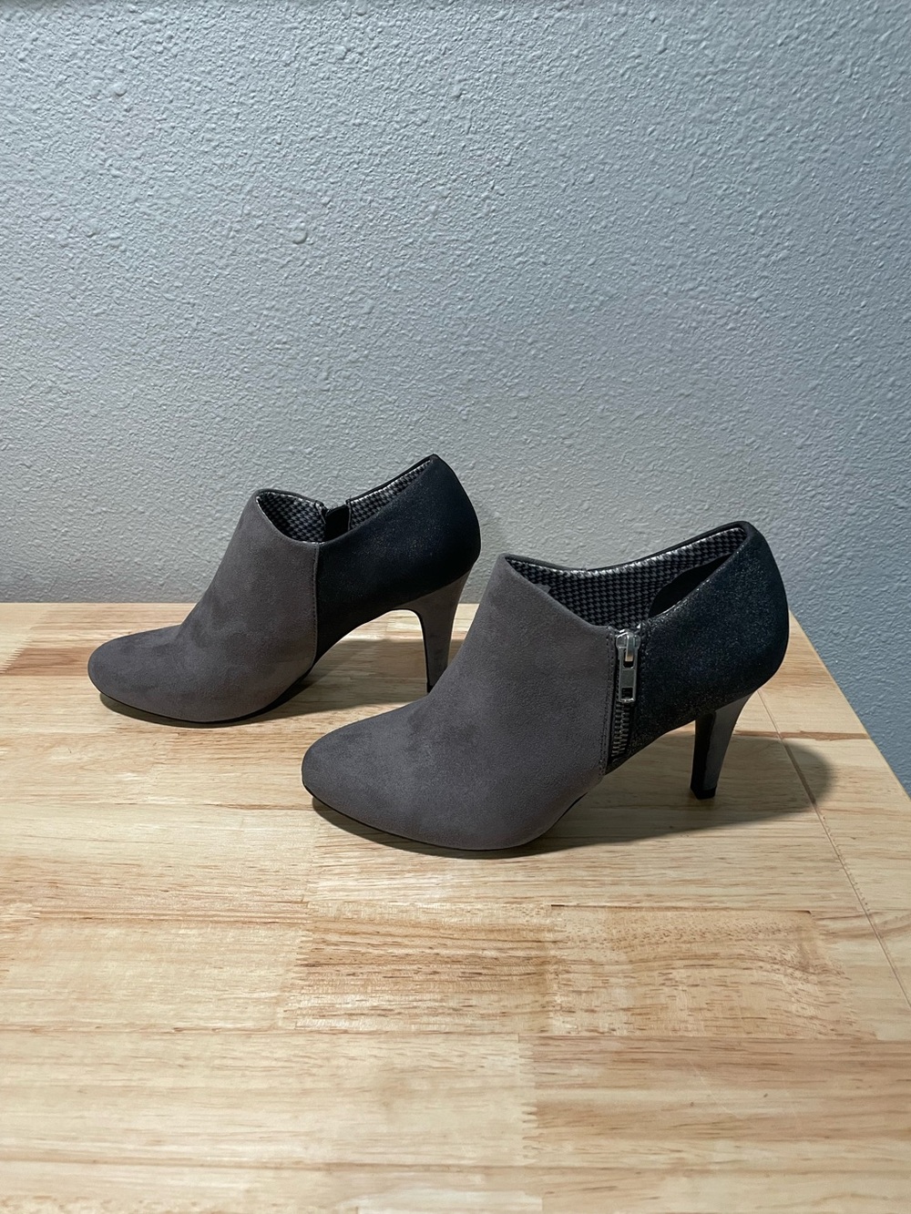 Women’s Booties - dexflex comfort - Gray/Charcoal Black Sparkle - Size 7.5